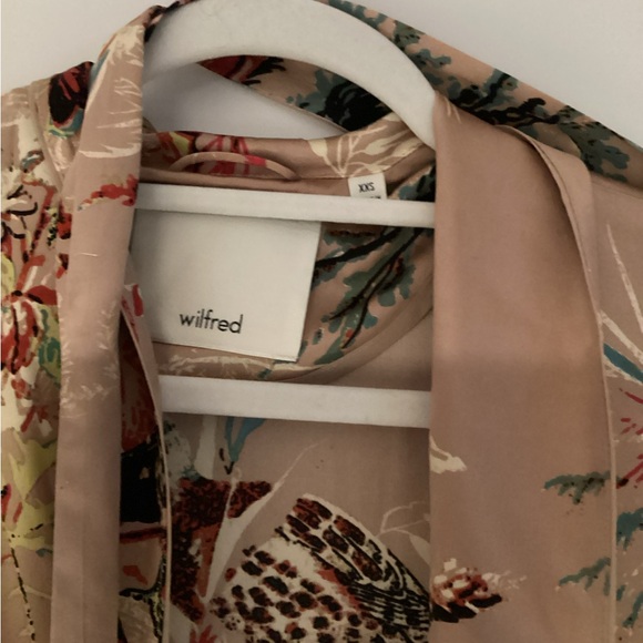 Wilfred Blush Floral Satin Kimono Robe - Picture 2 of 2